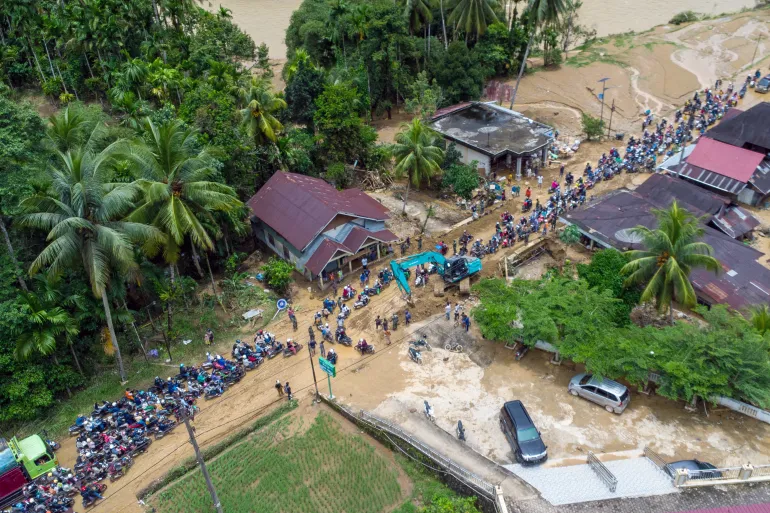 At Least 19 Killed, 7 Missing In Flash Floods In Indonesia - KahawaTungu