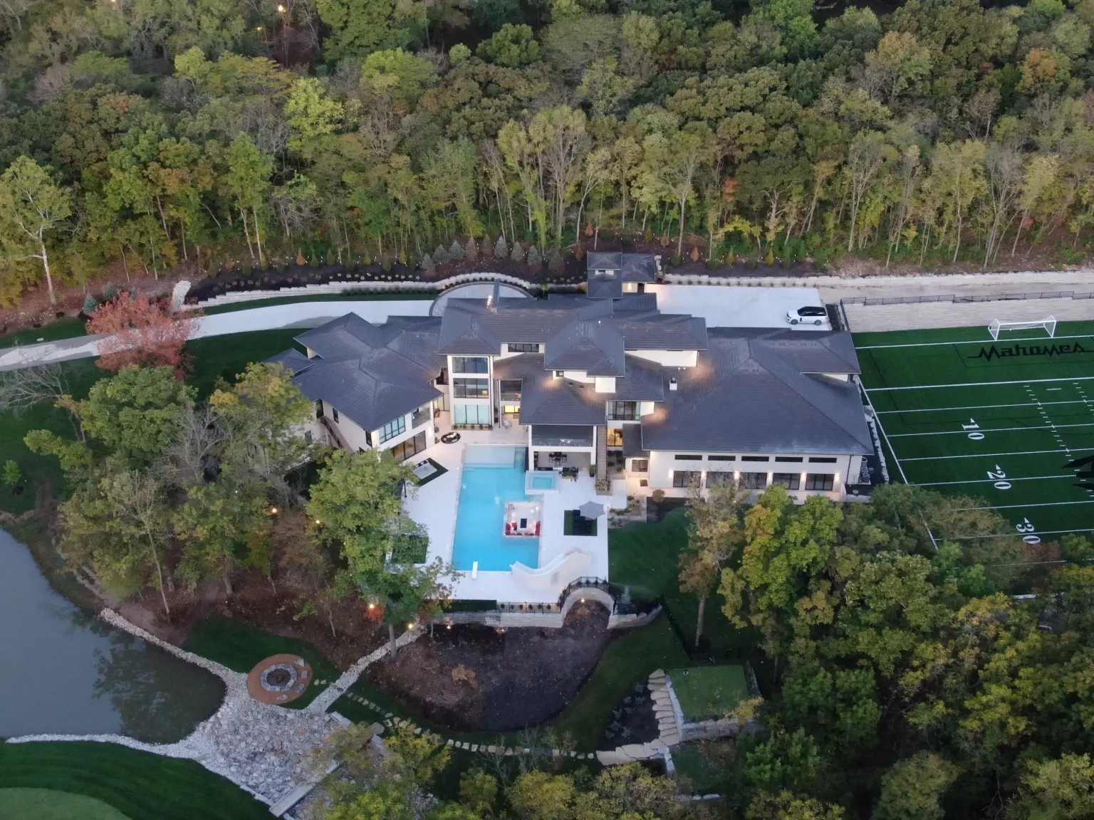 Travis Kelce’s Kansas mansion