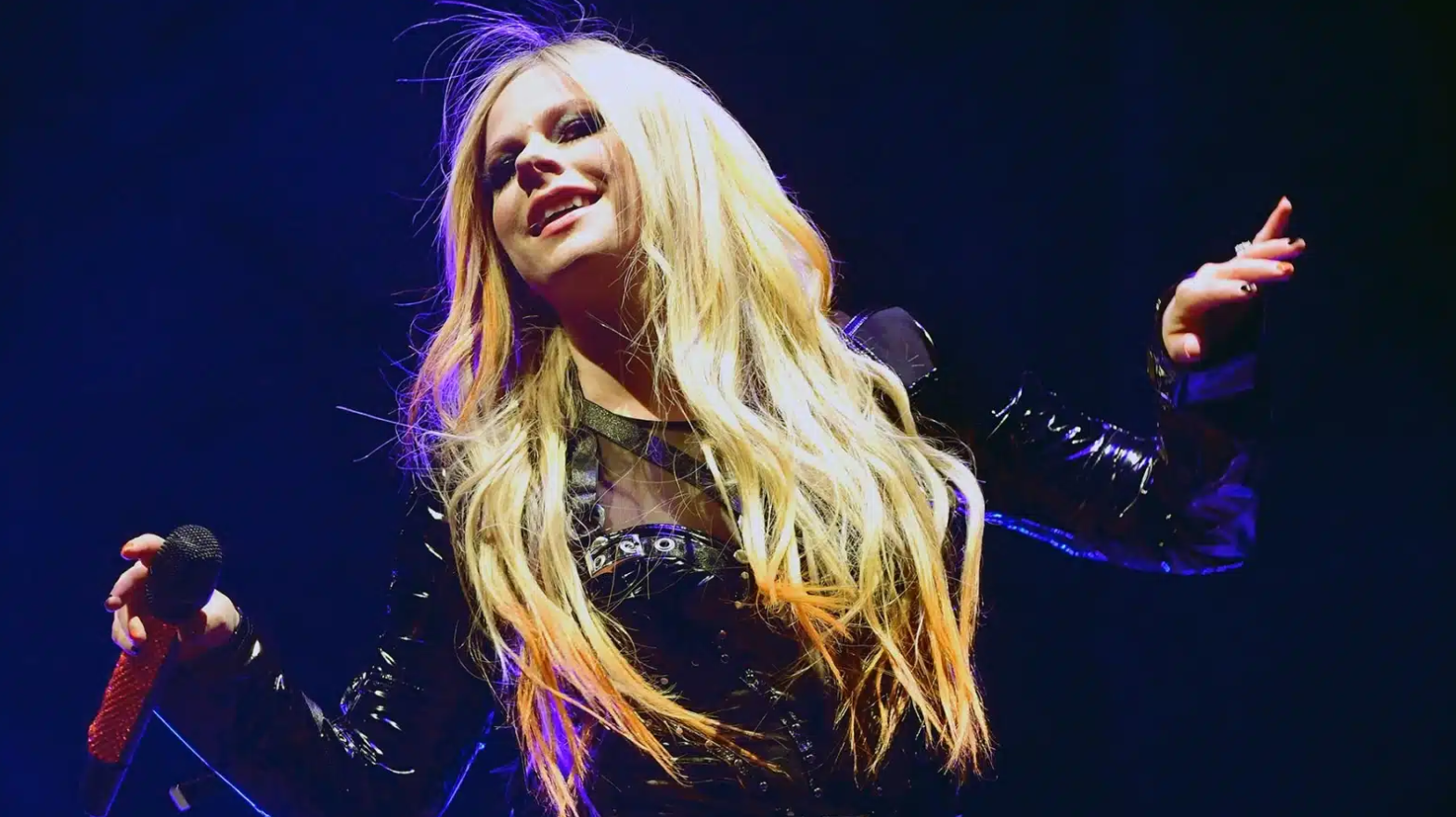 Avril Lavigne's Net Worth KahawaTungu