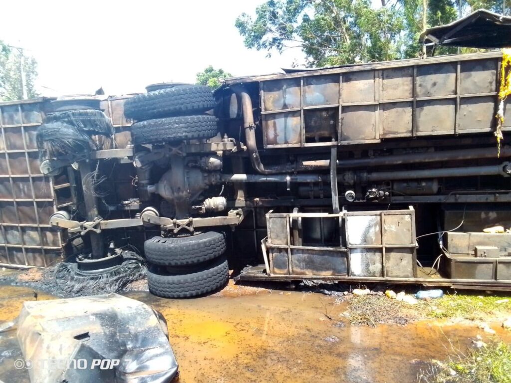 Tahmeed bus travelling from Busia to Mombasa has collided head-on with a tanker around Mundika high school in Busia county.