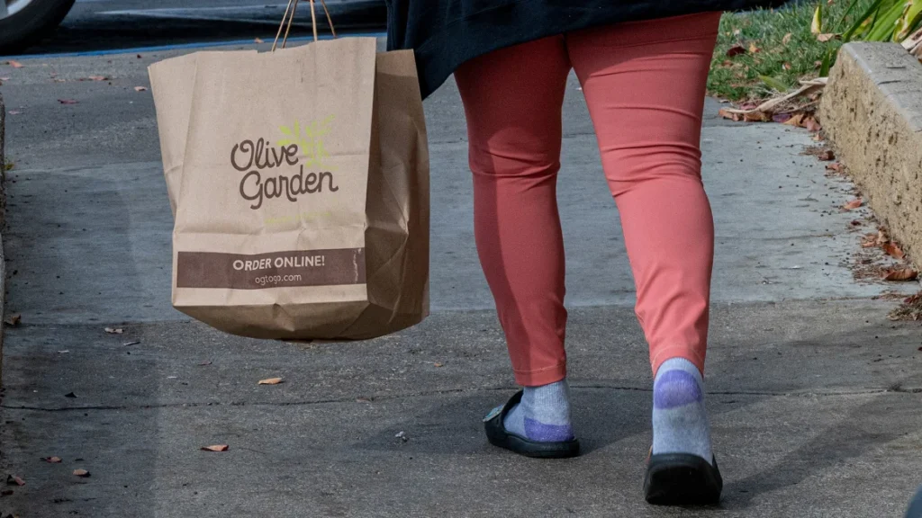 Olive Garden Partners With Uber For Food Delivery Service