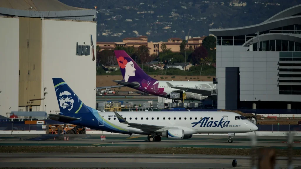 Alaska Airlines Completes $1.9 Billion Acquisition Of Hawaiian Airlines