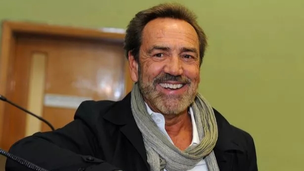 Robert Lindsay Siblings: Get to Know Alan Lindsay