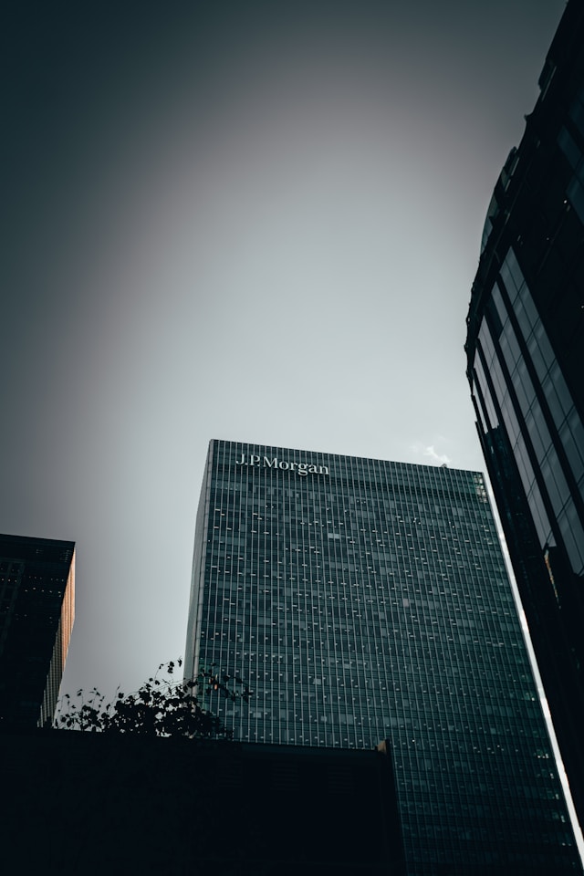 JPMorgan’s Dimon says economy is facing ‘considerable turbulence’ JP Morgan in London