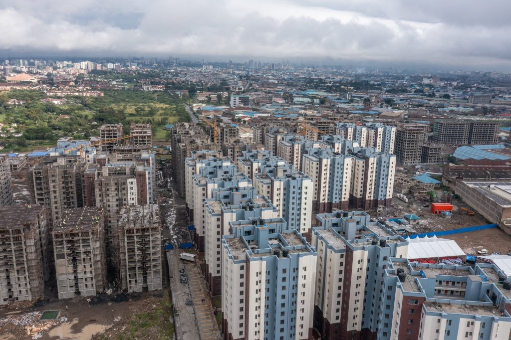 Ruto Hands Over 1,080 Units In Nairobi’s Mukuru Estate