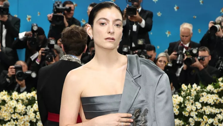 Lorde Siblings: Meet the Yelich-O’Connor Siblings Squad