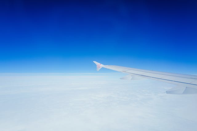 The Dubai Experience: Travel, Stay, and Drive — A Kenyan’s Guide The Dubai Experience: Travel, Stay & Drive for Kenyans