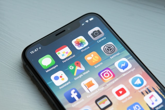 Why Cookie-Cutter Apps Fail, and Custom Ones Win iPhone X Screen