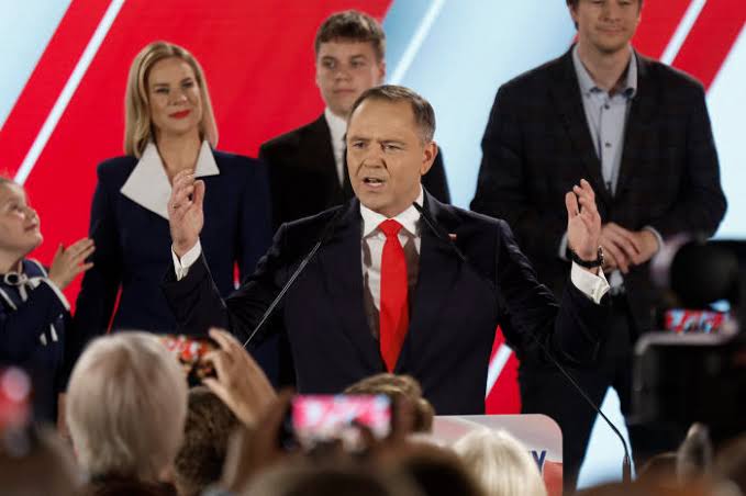 Conservative historian wins Polish presidential vote