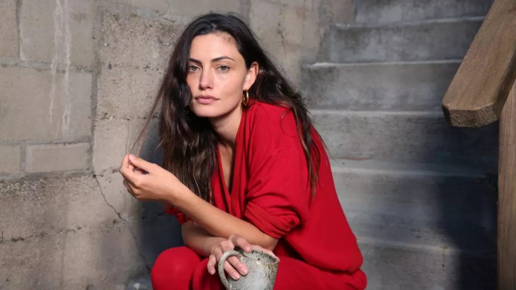 Phoebe Tonkin Siblings: All About Abby Tonkin