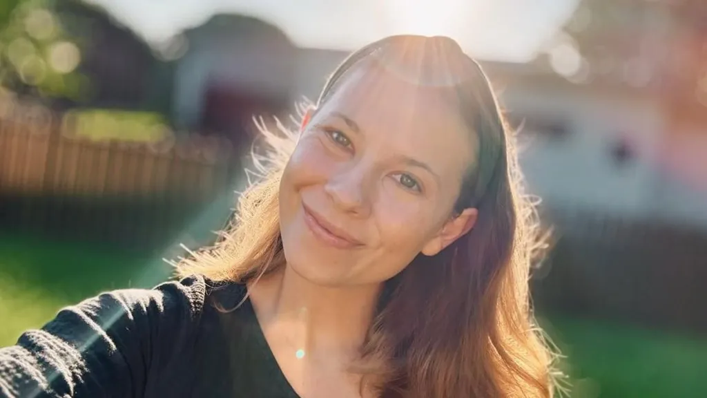 Bindi Irwin ‘Genuinely Healing’ After 13 Years Of Endometriosis Pain Bindi Irwin 'Genuinely Healing' After 13 Years Of Endometriosis Pain