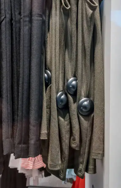 How To Remove Magnetic Clothing Tag How To Remove Magnetic Clothing Tag