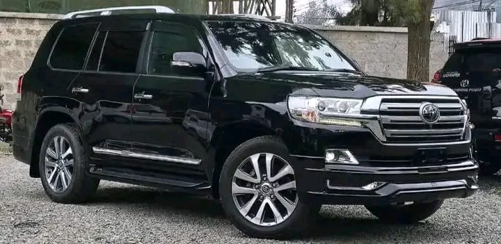 Eight cops arrested over theft of Land Cruiser in parking yard in Kisumu