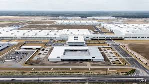 Seoul says over 300 South Koreans held in US battery plant site raid