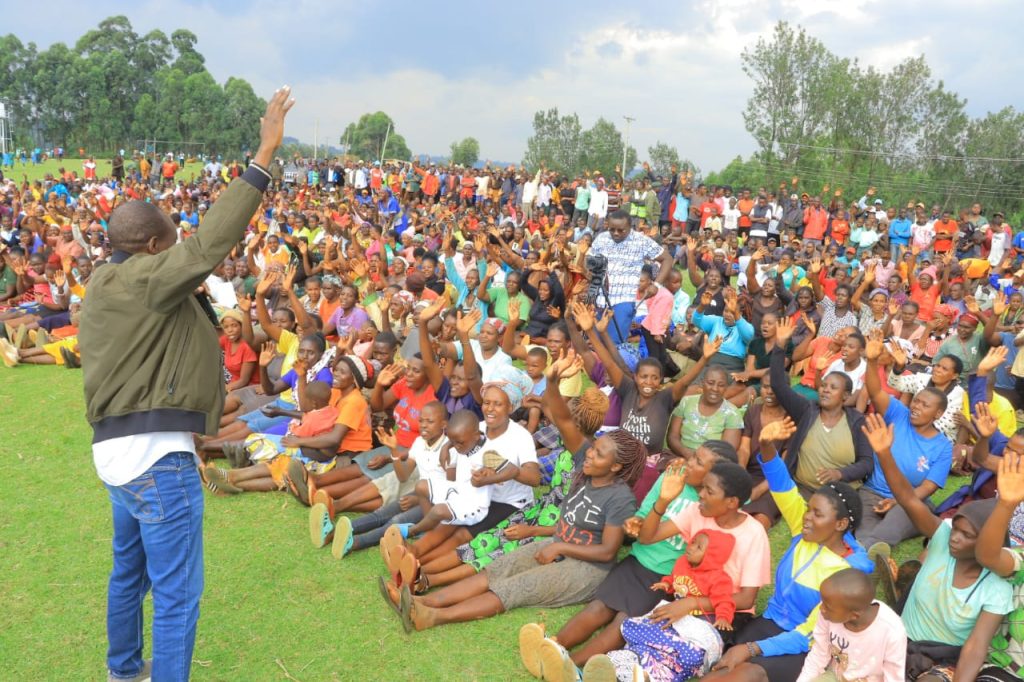 Be destiny shapers by getting voter cards, Kisii leaders tell youth
