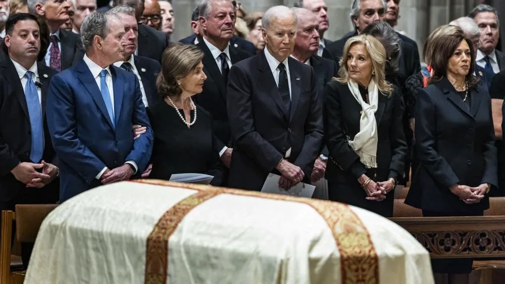 Bush lauds Dick Cheney as a ‘thinker and listener’ at funeral Bush lauds Dick Cheney as a 'thinker and listener' at funeral