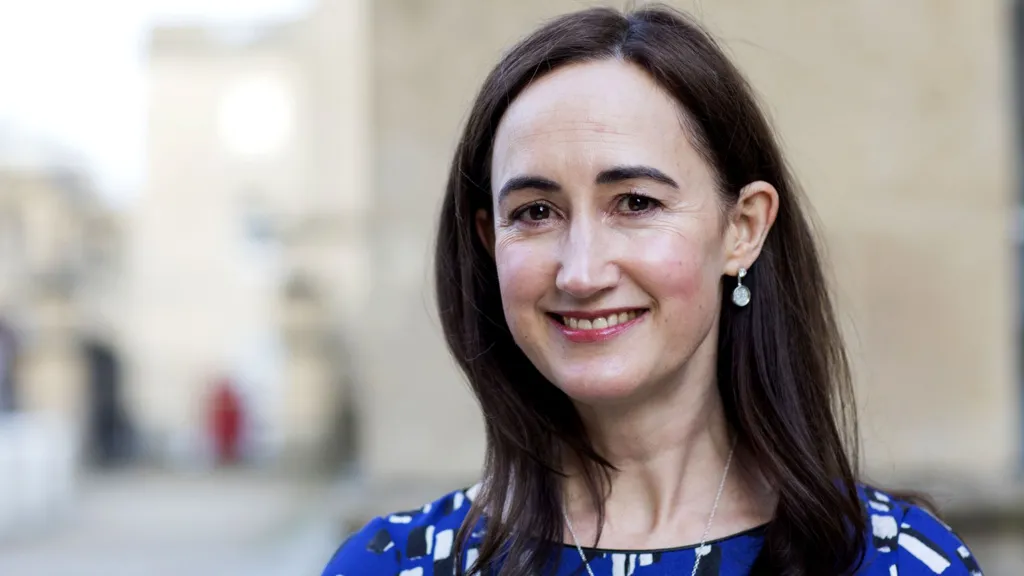 Sophie Kinsella, author of bestselling Shopaholic series, dies aged 55 Sophie Kinsella, author of bestselling Shopaholic series, dies aged 55