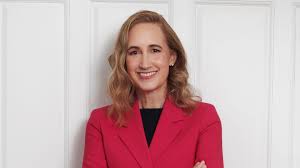 Author Sophie Kinsella dies aged 55 Author Sophie Kinsella dies aged 55