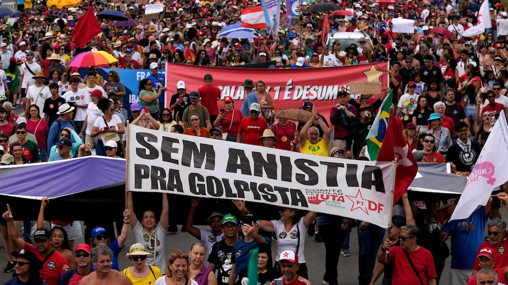 Brazilians protest against bill to reduce Bolsonaro’s jail time