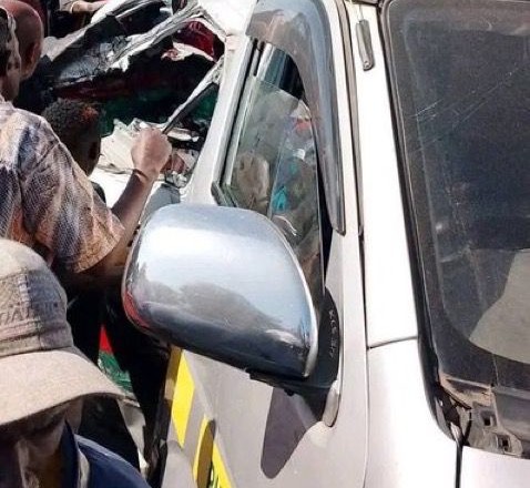 Five dead after truck rams matatu on Nairobi-Nakuru highway, police say