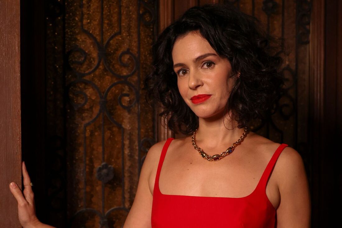 Maria Flor Net Worth