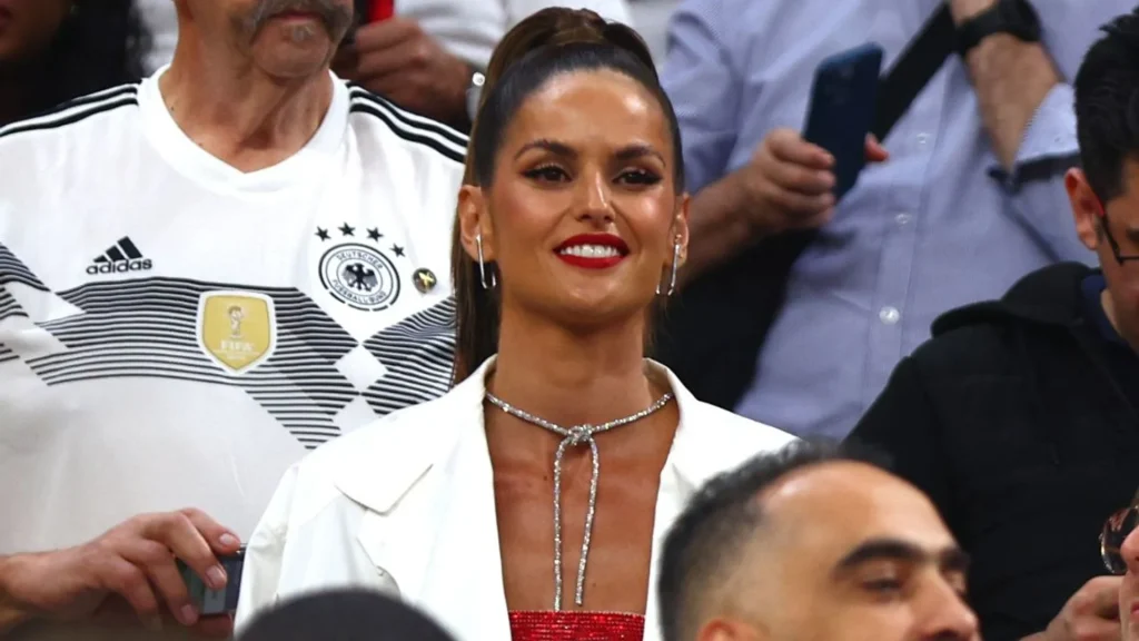 Izabel Goulart Net Worth