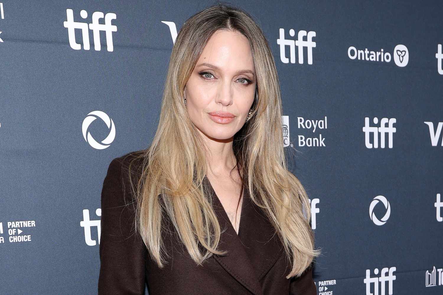 What is Angelina Jolie Net Worth?