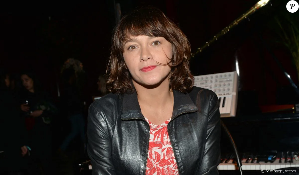 Emma de Caunes Net Worth