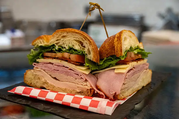 How to Make a Dagwood Sandwich How to Make a Dagwood Sandwich