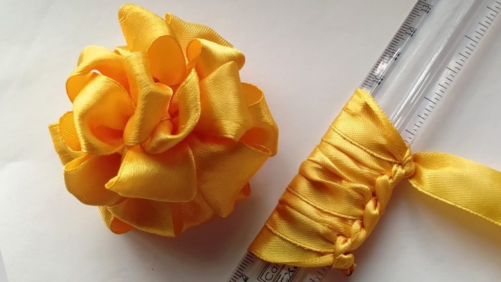 How to Make Flowers Out of Ribbon