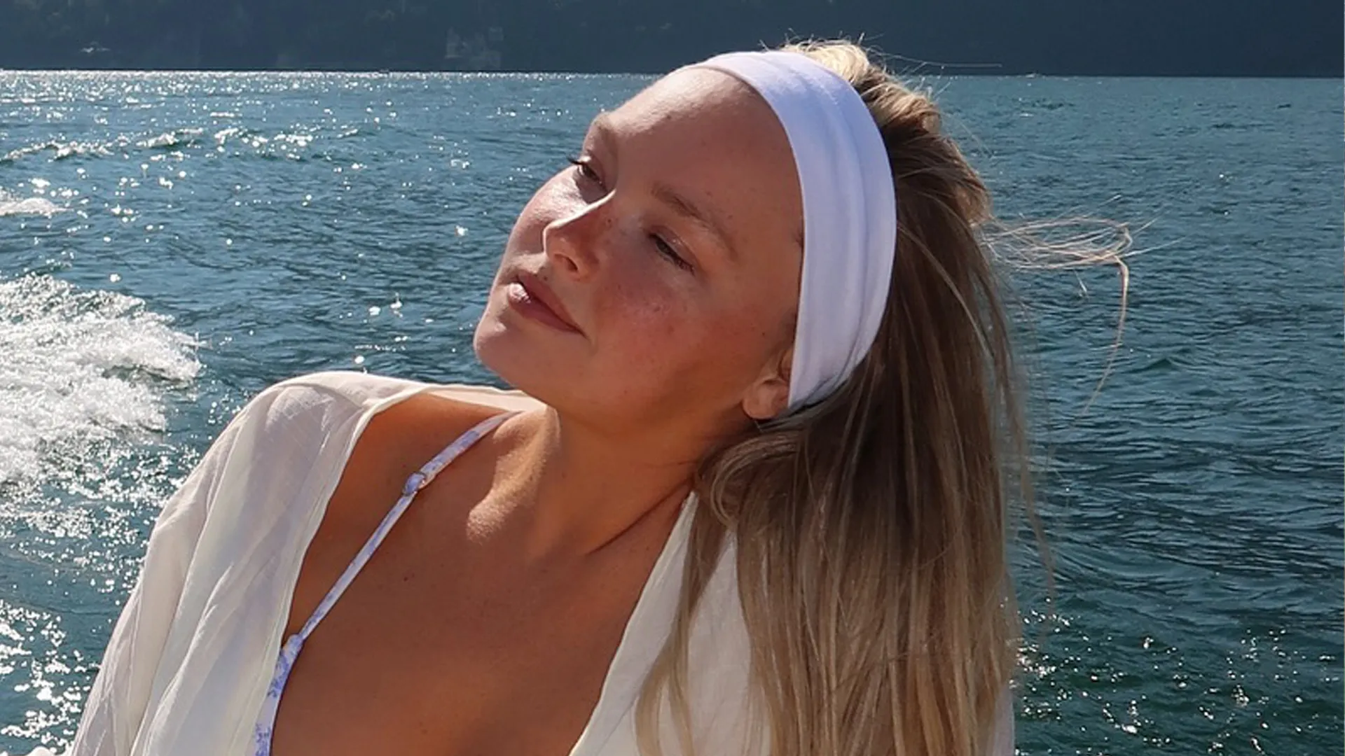 Camille Kostek Net Worth