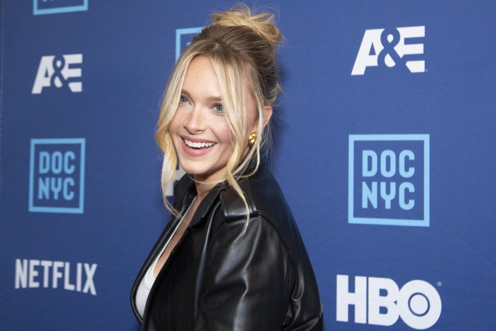 Camille Kostek Net Worth