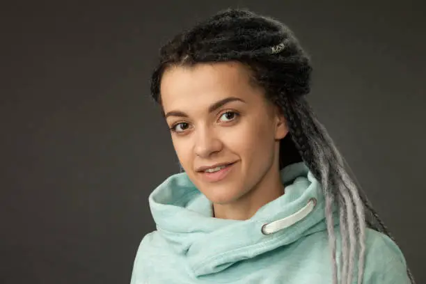 How to Plait Artificial Dreadlocks How to Plait Artificial Dreadlocks