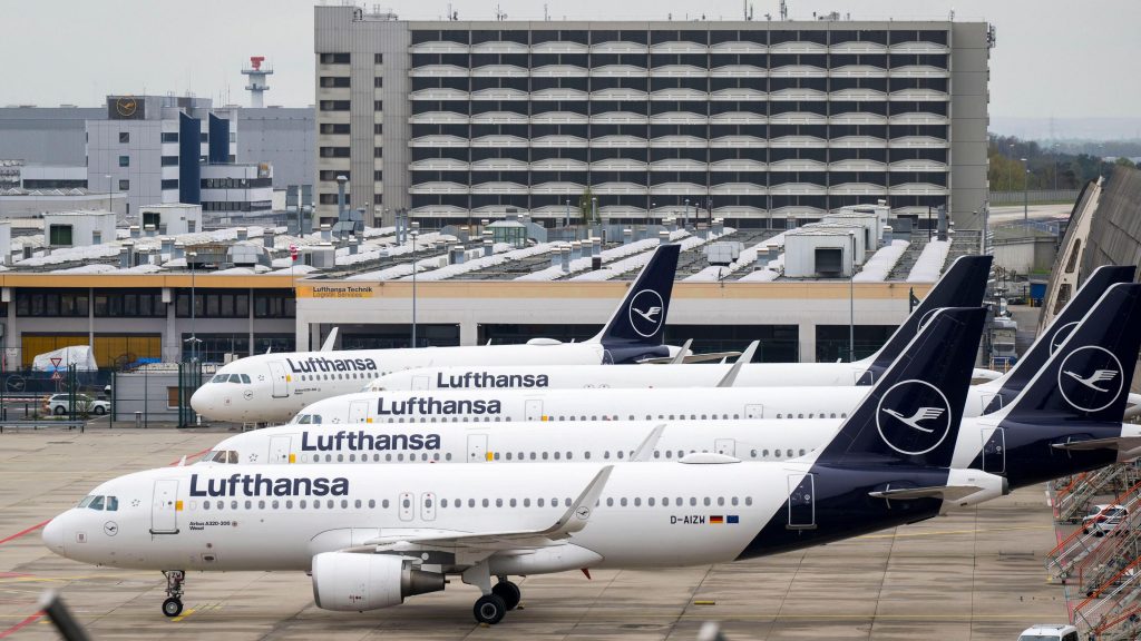 Lufthansa cuts 20,000 summer flights as fuel prices surge