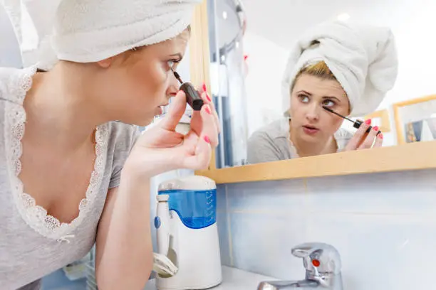 How to Remove Waterproof Mascara How to Remove Waterproof Mascara