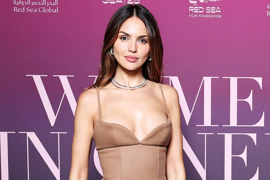 Eiza González Net Worth Eiza González Net Worth