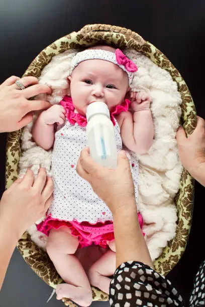 How to Administer Gripe Water to a Newborn How to Administer Gripe Water to a Newborn