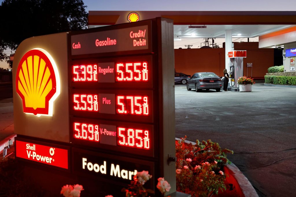 US inflation rate eases to 3.5% as gasoline prices fall US inflation rate eases to 3.5% as gasoline prices fall
