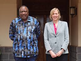Uhuru hosts U.S. diplomat Susan Burns at Ichaweri amid increased political engagements Uhuru hosts U.S. diplomat Susan Burns at Ichaweri amid increased political engagements