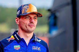 Verstappen reverts to old rear wing after successive crashes Verstappen reverts to old rear wing after successive crashes