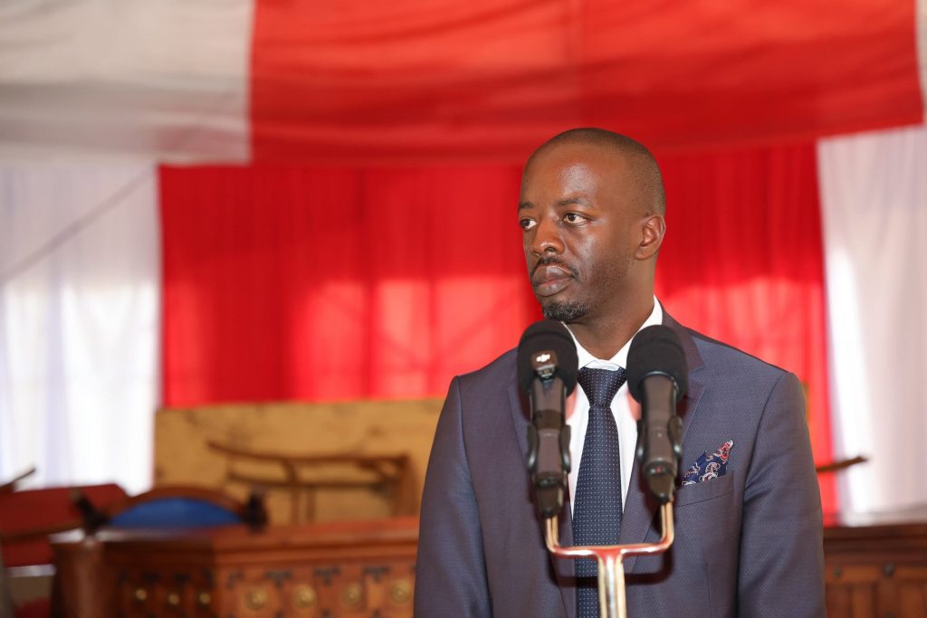 Raila Junior responds to viral video of him addressing Kilgoris residents behind fence Raila Junior responds to viral video of him addressing Kilgoris residents behind fence