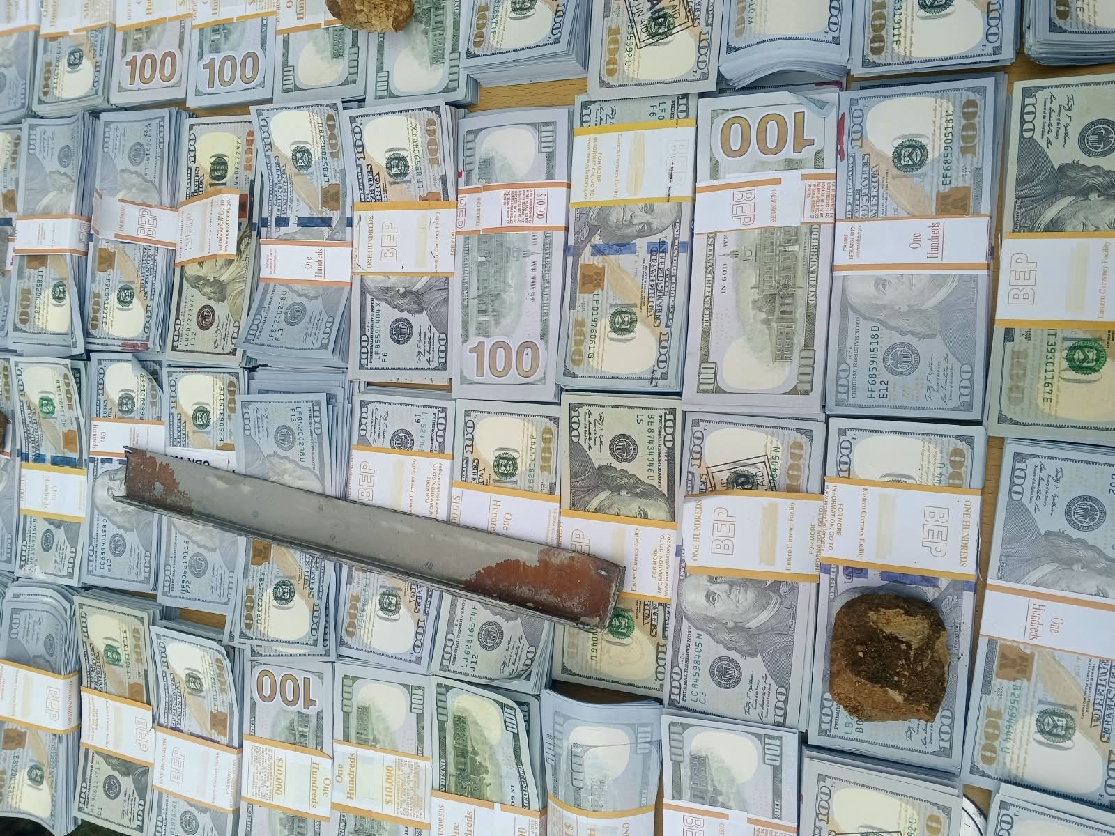 Suspected fake US259 million dollar notes recovered from safe boxes in Eldoret - Kahawatungu