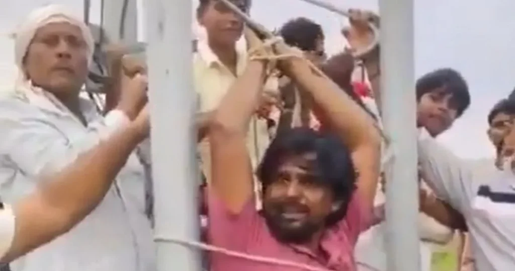 Villagers in Uttar Pradesh Tie Telecom Technician to Tower Over Poor 5G Network Villagers in Uttar Pradesh Tie Telecom Technician to Tower Over Poor 5G Network