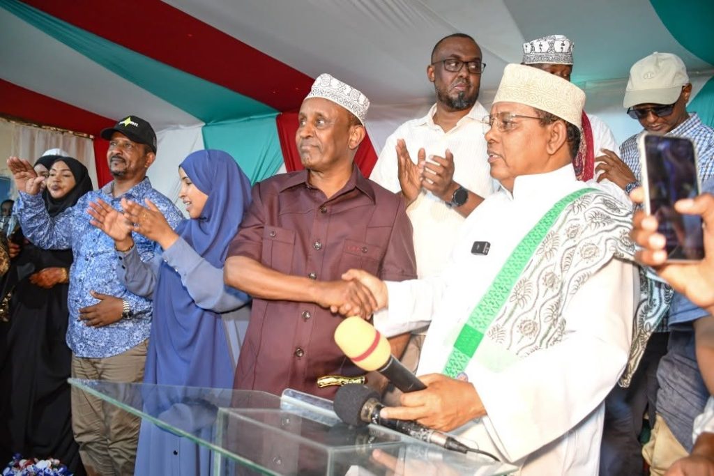 Governor Ali Bunow Korane (right) and Mohamed Moulid Shurie shake hands after Shurie endorsed Korane's 2027 gubernatorial bid and conceded the contest. Governor Ali Bunow Korane (left) and Mohamed Moulid Shurie shake hands after Shurie endorsed Korane's 2027 gubernatorial bid and conceded the contest.