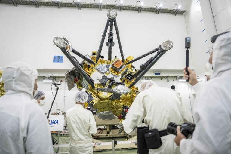 Japan to launch historic round-trip mission to Mars moon